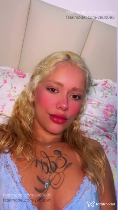 Acompanhante mulher morena (o) de olhos mel em Aracruz Acompanhante mulher morena (o) de olhos mel em Aracruz - Karol