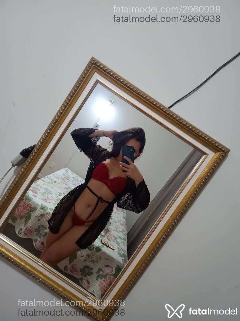Acompanhante mulher com cabelo castanho de olhos castanhos em Divinópolis - Thais
