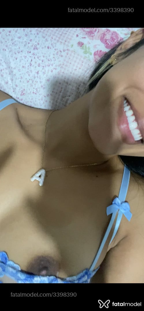 Acompanhante mulher morena (o) de olhos pretos em Uberlândia - Ana Bella