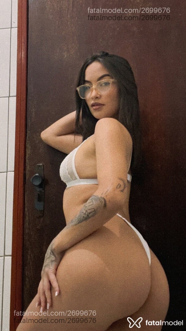 Acompanhante mulher morena (o) de olhos castanhos - Priscilla