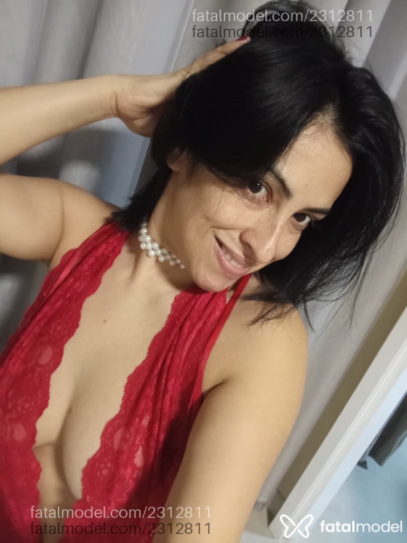 Acompanhante mulher ruiva (o) de olhos pretos em Itapema Acompanhante mulher ruiva (o) de olhos pretos em Itapema - Este