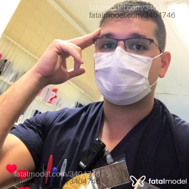 Acompanhante homem com cabelo castanho de olhos castanhos em Concórdia Acompanhante homem com cabelo castanho de olhos castanhos em Concórdia - MassagemTântrica
