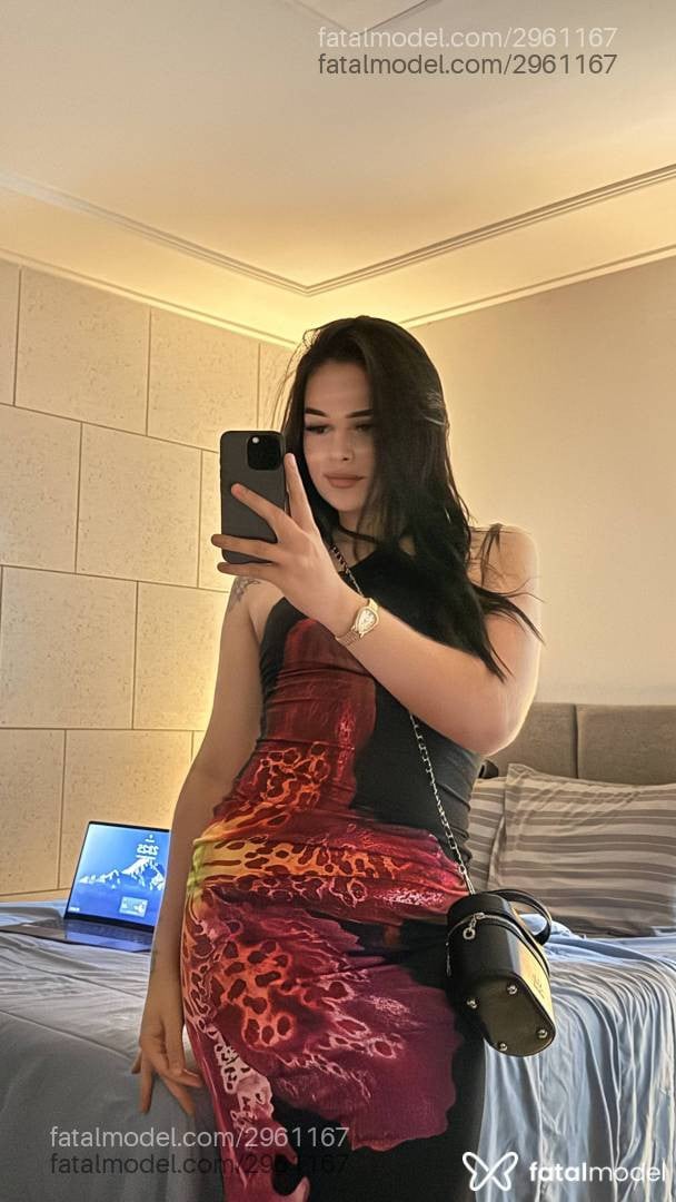 Acompanhante mulher trans com cabelo castanho de olhos castanhos - Marcelly