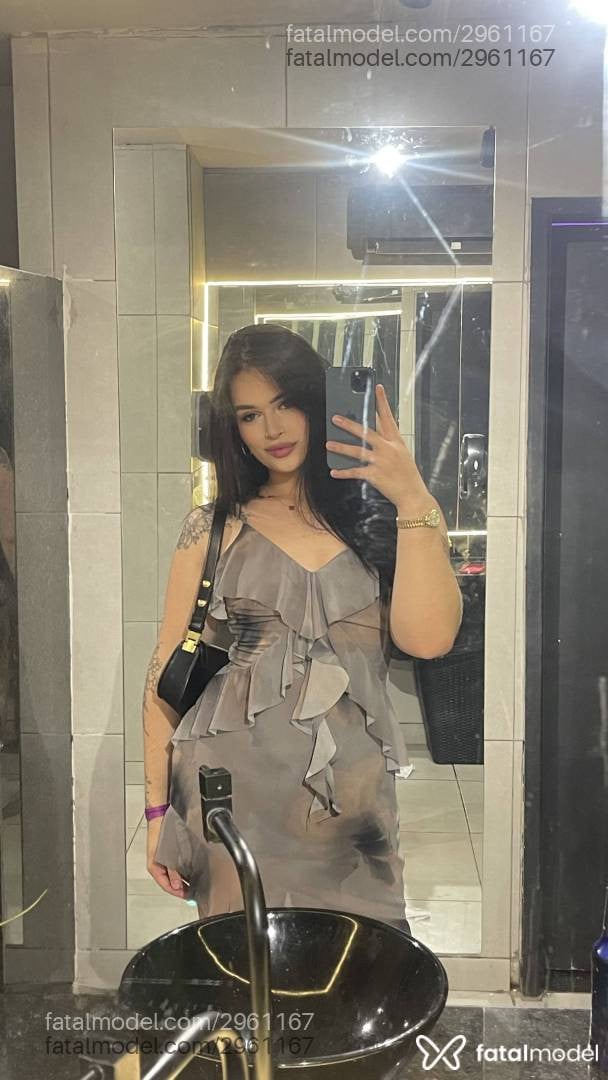 Acompanhante mulher trans com cabelo castanho de olhos castanhos - Marcelly