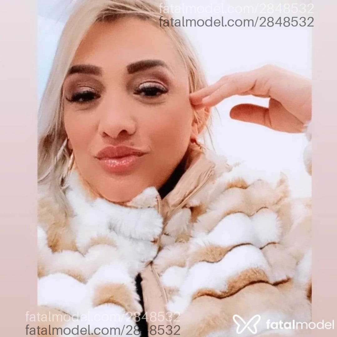 Acompanhante mulher loira (o) de olhos castanhos em Canoas Acompanhante mulher loira (o) de olhos castanhos em Canoas - Paty