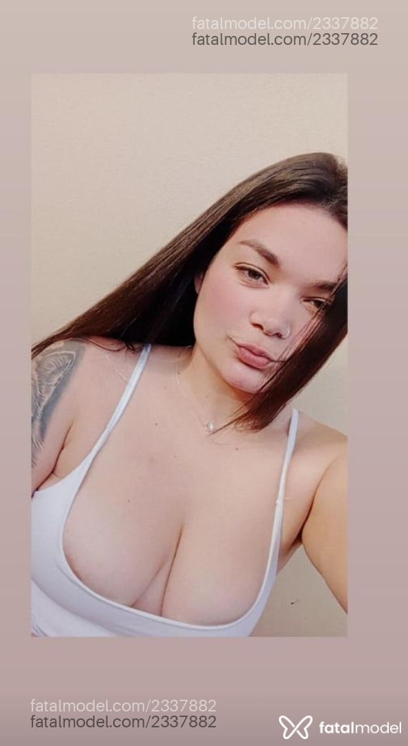 Acompanhante mulher morena (o) de olhos verdes em Teutônia - Thethé Lopes