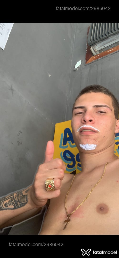 Acompanhante homem loira (o) de olhos castanhos em Duque de Caxias - Paulin