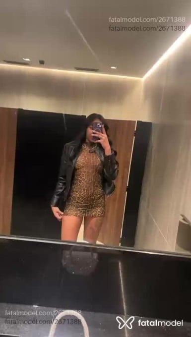Acompanhante mulher morena (o) de olhos mel - Viviane Cross