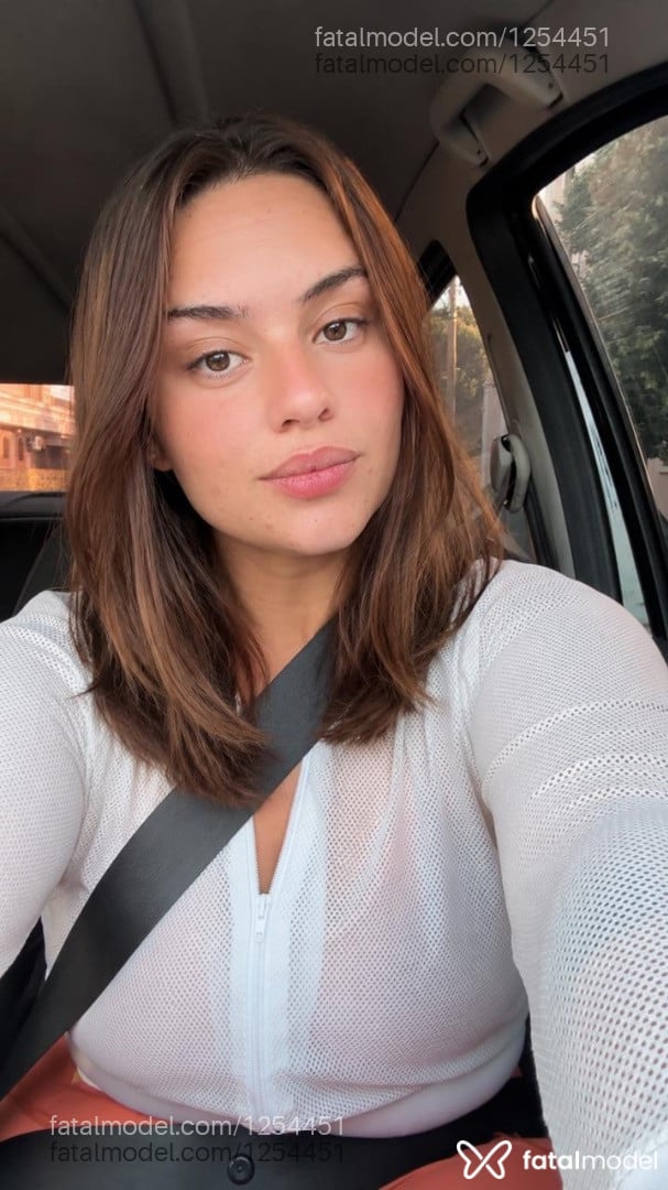 Acompanhante mulher com cabelo castanho de olhos castanhos em Bebedouro - Isabel
