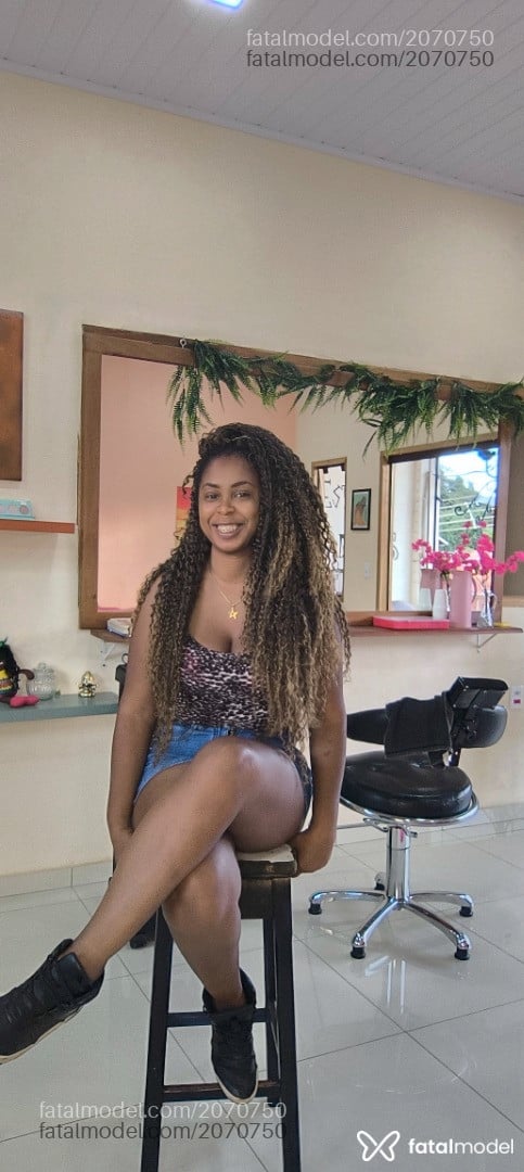 Acompanhante mulher morena (o) de olhos pretos em Paraisópolis Acompanhante mulher morena (o) de olhos pretos em Paraisópolis - Agatha