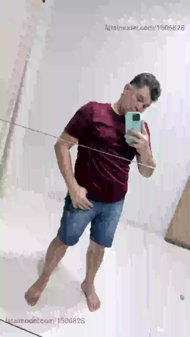 Acompanhante homem com cabelo castanho de olhos verdes em Rolim de Moura - Oliver Storm Ryan