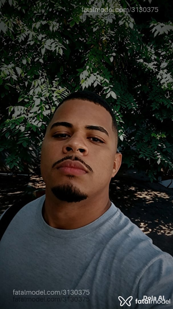 Acompanhante homem morena (o) de olhos castanhos em Rio de Janeiro - Leonardo