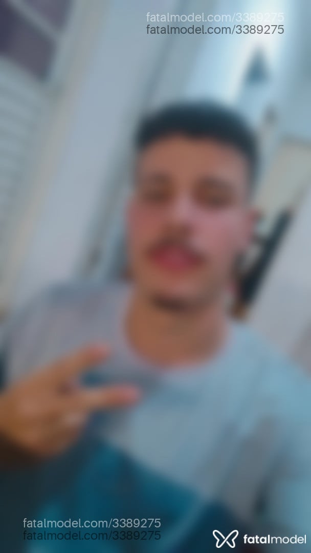 Acompanhante homem com cabelo castanho de olhos verdes em Goiânia - Leandro