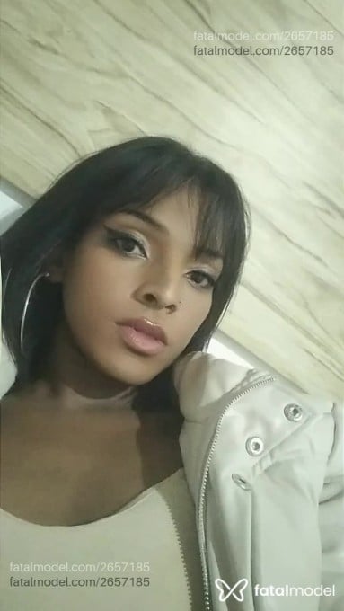 Acompanhante mulher trans com cabelo castanho de olhos castanhos em Jaguariúna - Jhenyy
