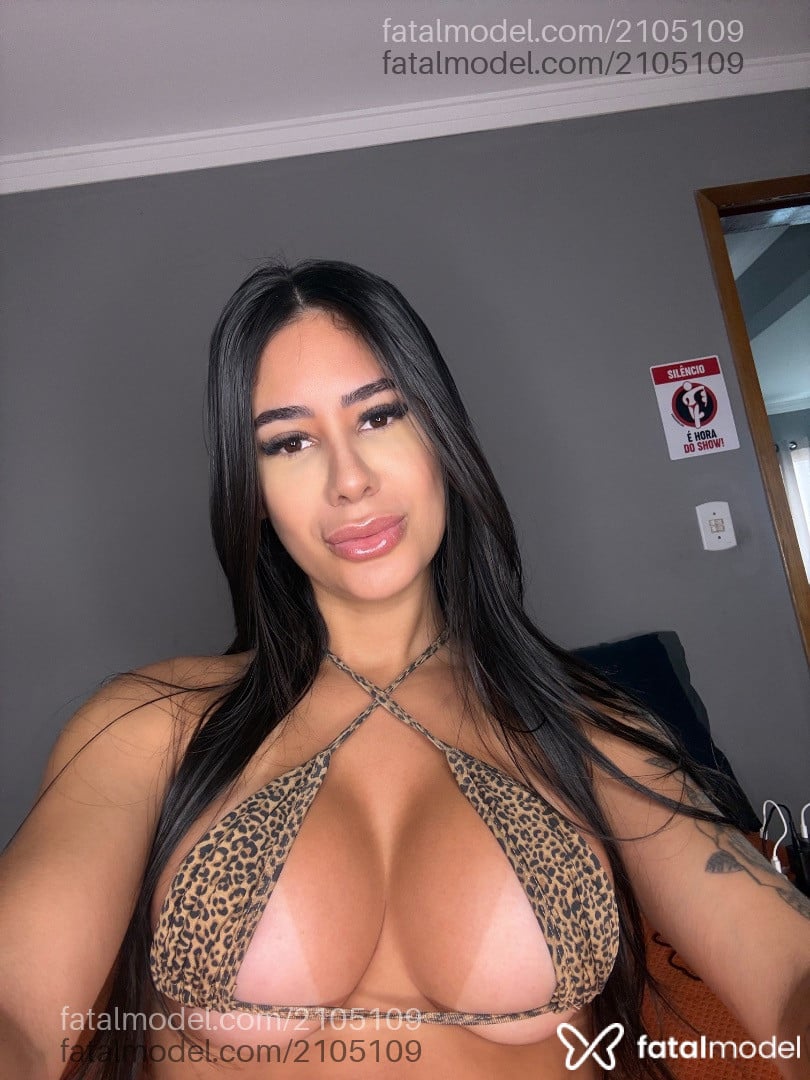 Acompanhante mulher morena (o) de olhos castanhos em Virtual - Danni