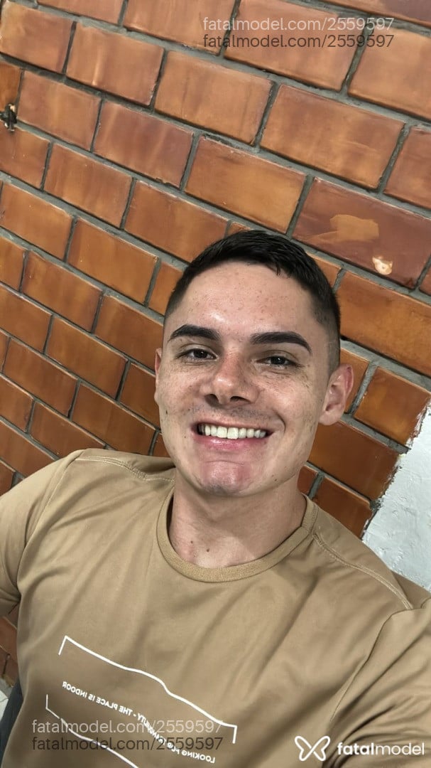 Acompanhante homem morena (o) de olhos pretos em Canoas - Lukas