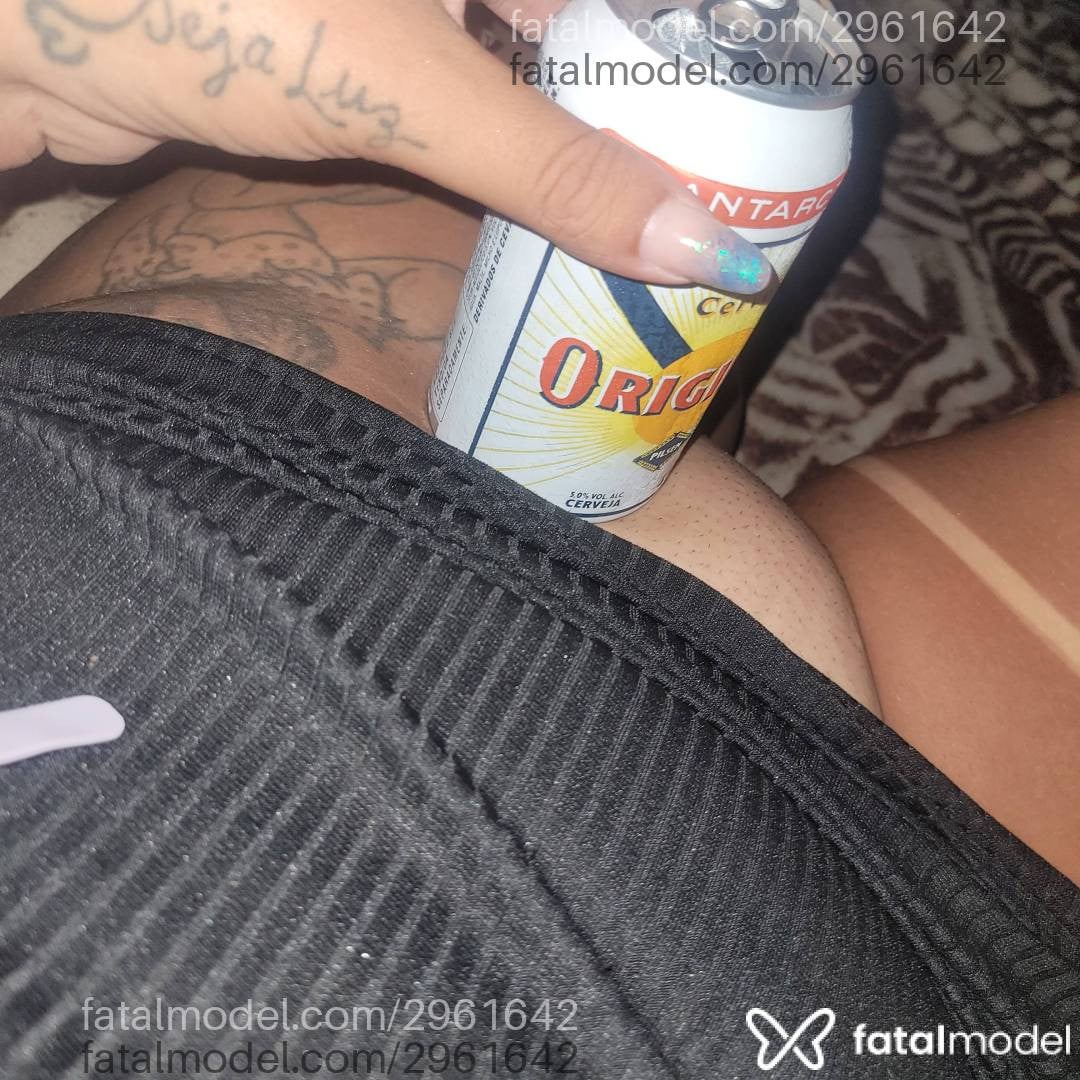 Acompanhante mulher loira (o) de olhos castanhos - Flavia