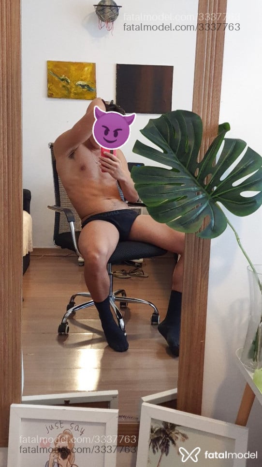 Acompanhante homem com cabelo castanho de olhos castanhos em Foz do Iguaçu Acompanhante homem com cabelo castanho de olhos castanhos em Foz do Iguaçu - Colomb