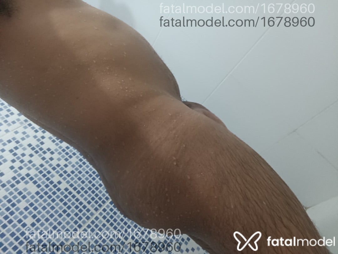 Acompanhante homem morena (o) de olhos castanhos - Rhonn Acompanhante homem morena (o) de olhos castanhos - Rhonn