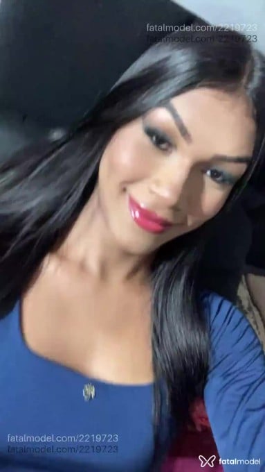 Acompanhante mulher trans com cabelo castanho de olhos castanhos em Fortaleza Acompanhante mulher trans com cabelo castanho de olhos castanhos em Fortaleza - Vanessa Goncallvez