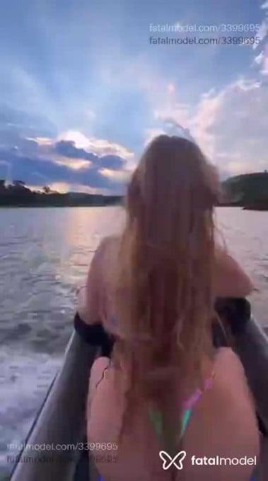 Acompanhante mulher loira (o) de olhos verdes - Luísa Femme