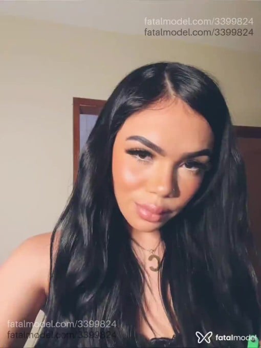 Acompanhante mulher trans morena (o) de olhos castanhos - Bubuzinha Acompanhante mulher trans morena (o) de olhos castanhos - Bubuzinha