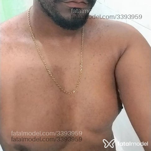 Acompanhante homem com cabelo castanho de olhos castanhos em Virtual - Lucas