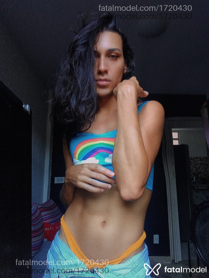 Acompanhante mulher trans morena (o) de olhos castanhos em São Gonçalo - Lua