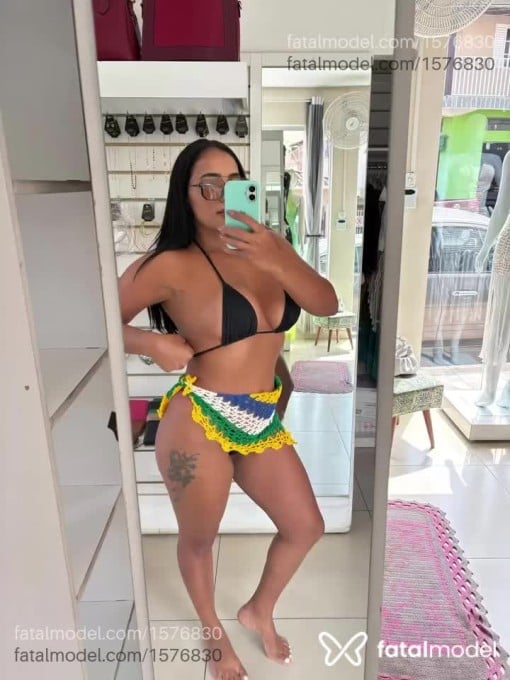 Acompanhante mulher morena (o) de olhos castanhos - Sofia Acompanhante mulher morena (o) de olhos castanhos - Sofia