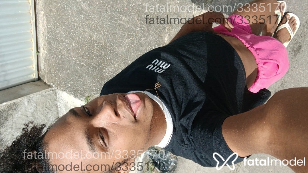 Acompanhante homem com cabelo castanho de olhos castanhos - Cauete Acompanhante homem com cabelo castanho de olhos castanhos - Cauete
