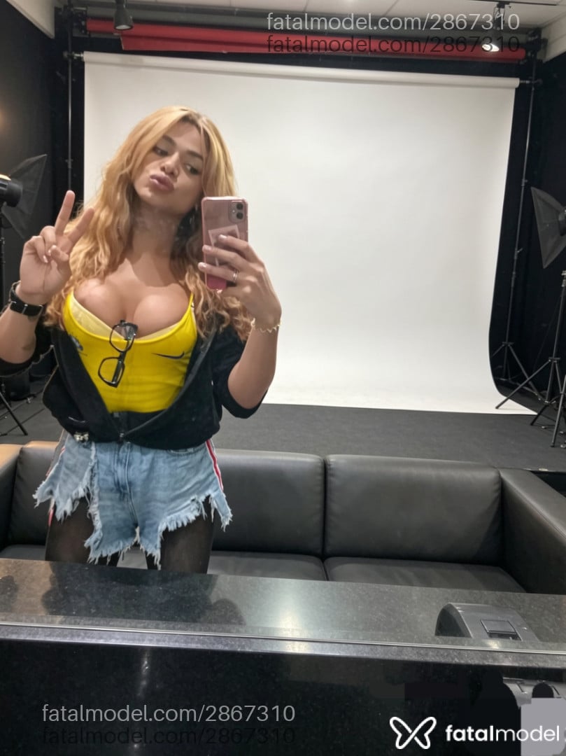 Acompanhante mulher trans loira (o) de olhos castanhos em Caçapava - Amanda Julha Paz