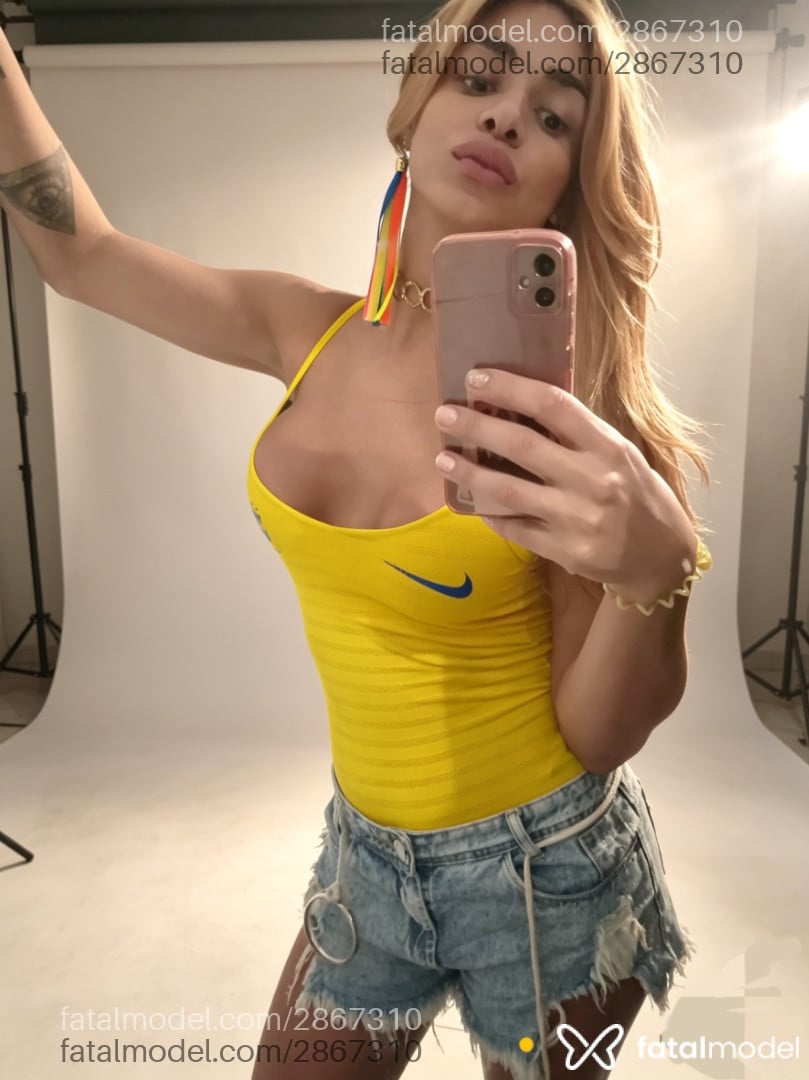Acompanhante mulher trans loira (o) de olhos castanhos em Caçapava - Amanda Julha Paz