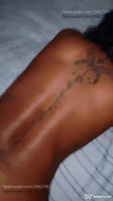 Acompanhante mulher com cabelo castanho de olhos pretos em Colatina Acompanhante mulher com cabelo castanho de olhos pretos em Colatina - Bela
