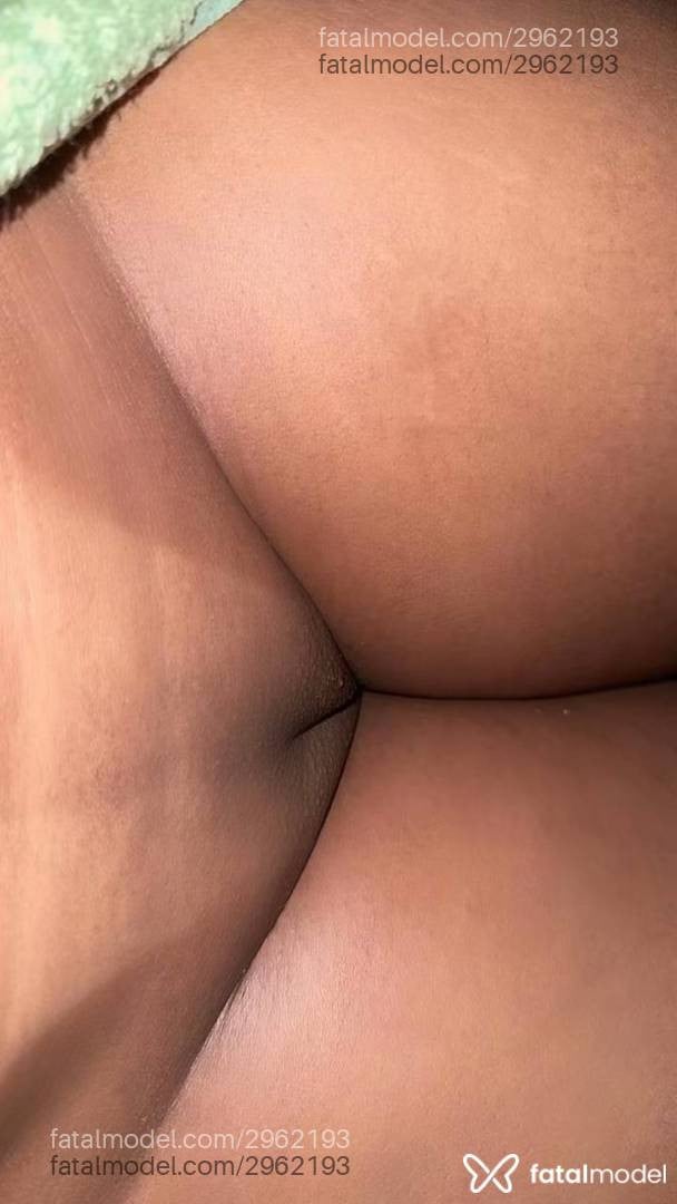 Acompanhante mulher com cabelo castanho de olhos pretos - Isa