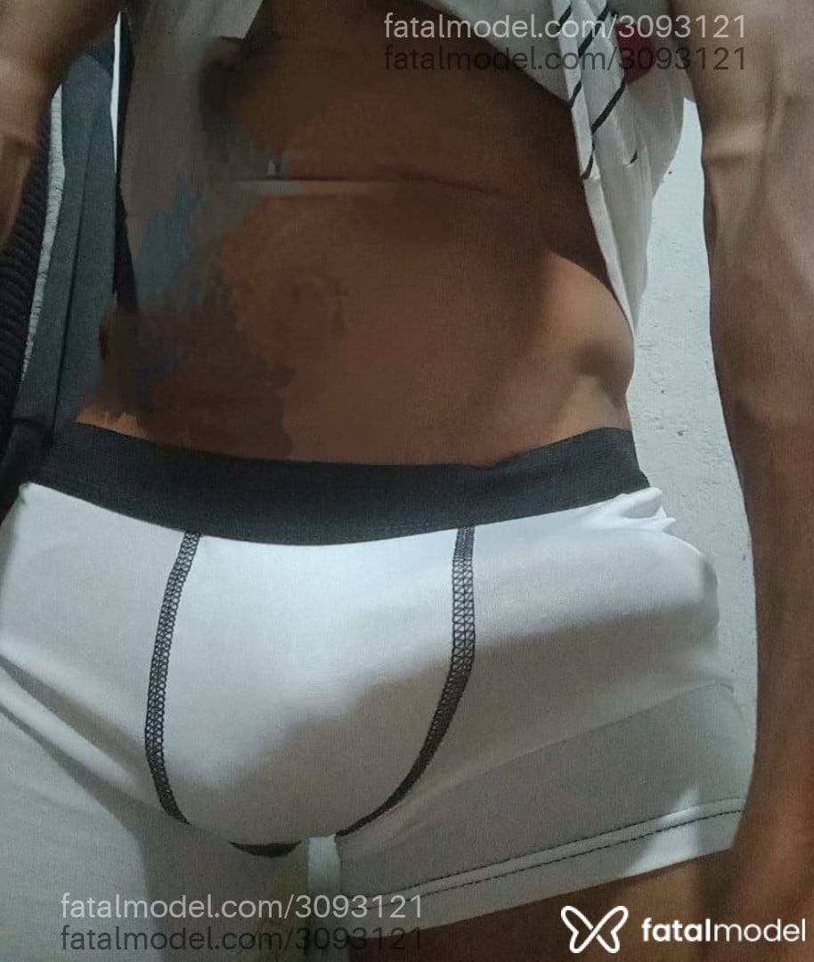 Acompanhante homem morena (o) de olhos pretos - Silvo