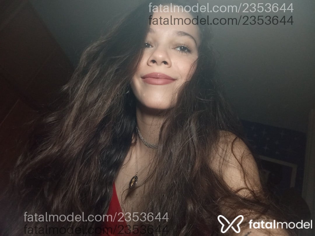 Acompanhante mulher com cabelo castanho de olhos castanhos em Goiânia - Angel