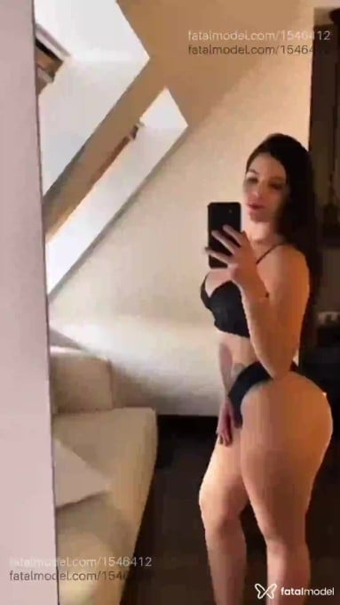 Acompanhante mulher com cabelo castanho de olhos castanhos em Belo Horizonte - Mirela Gold