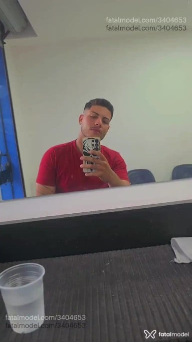 Acompanhante homem morena (o) de olhos castanhos em Cariacica - Binho