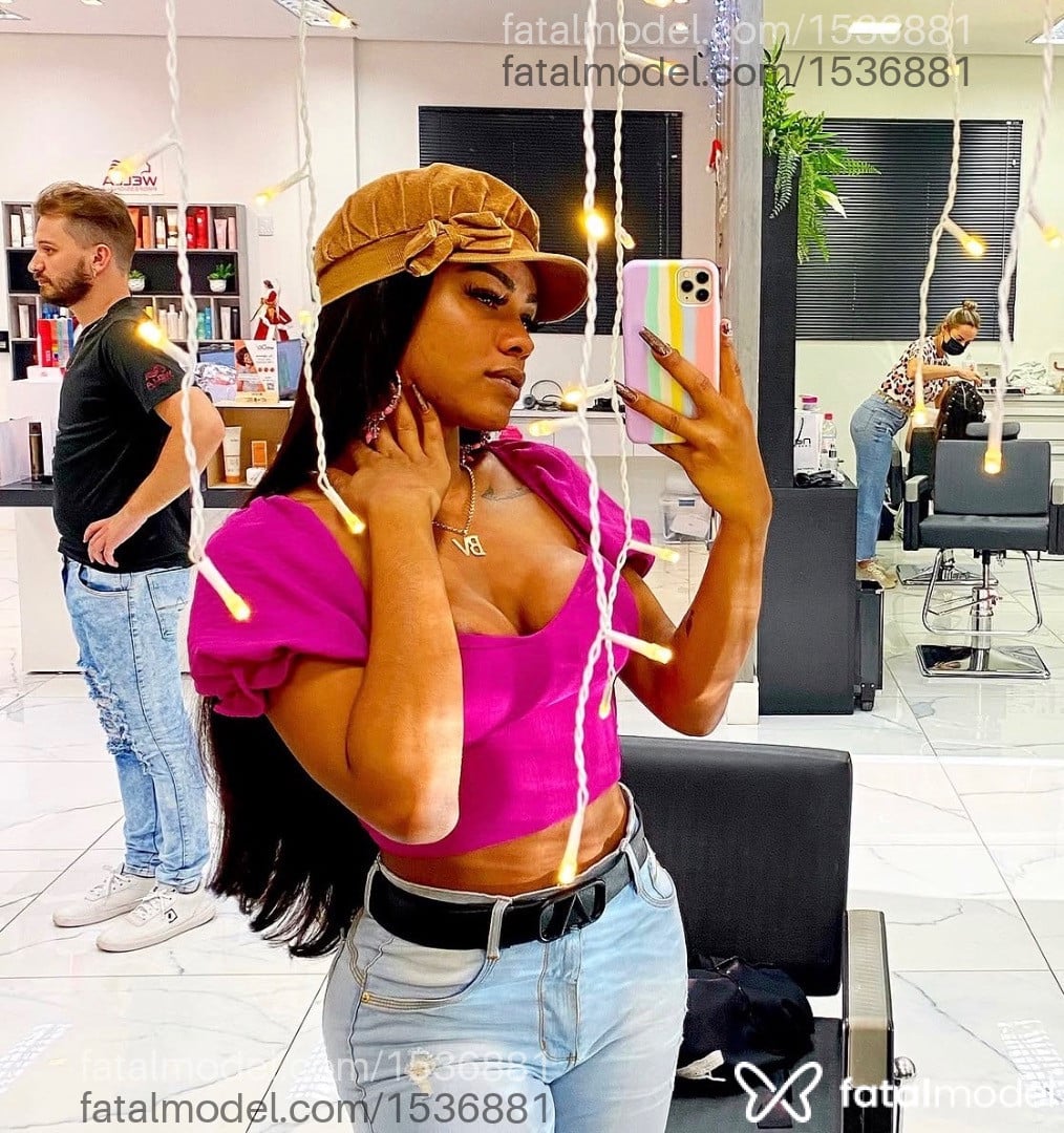 Acompanhante mulher trans morena (o) de olhos pretos em Porto Alegre - Brenda Valentiin