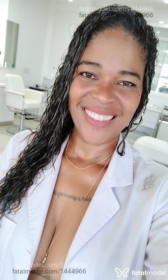 Acompanhante mulher morena (o) de olhos castanhos em Vila Velha - Bruna Lopes