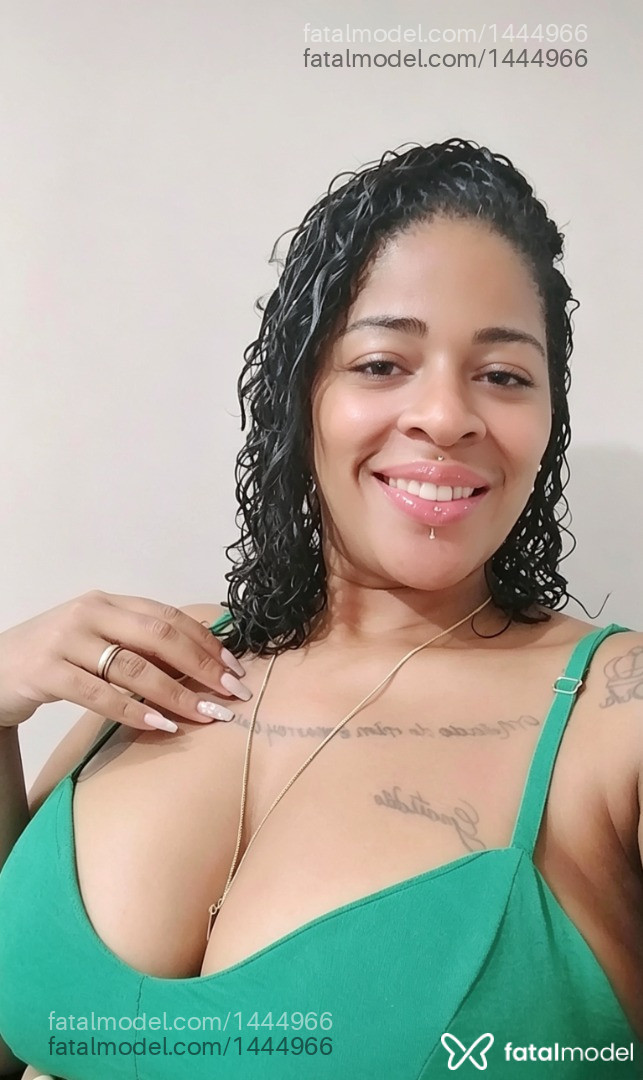 Acompanhante mulher morena (o) de olhos castanhos - Cardoso Acompanhante mulher morena (o) de olhos castanhos - Cardoso