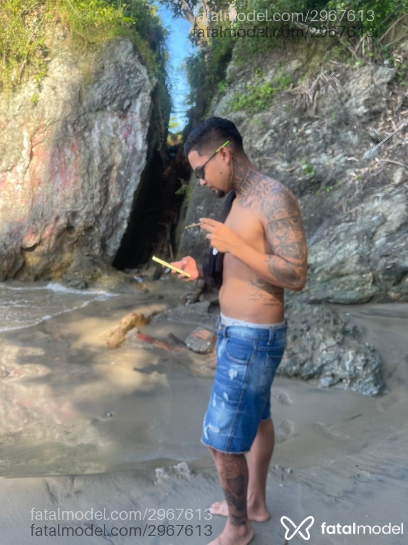 Acompanhante homem morena (o) de olhos castanhos em Itajaí - Carlospitt