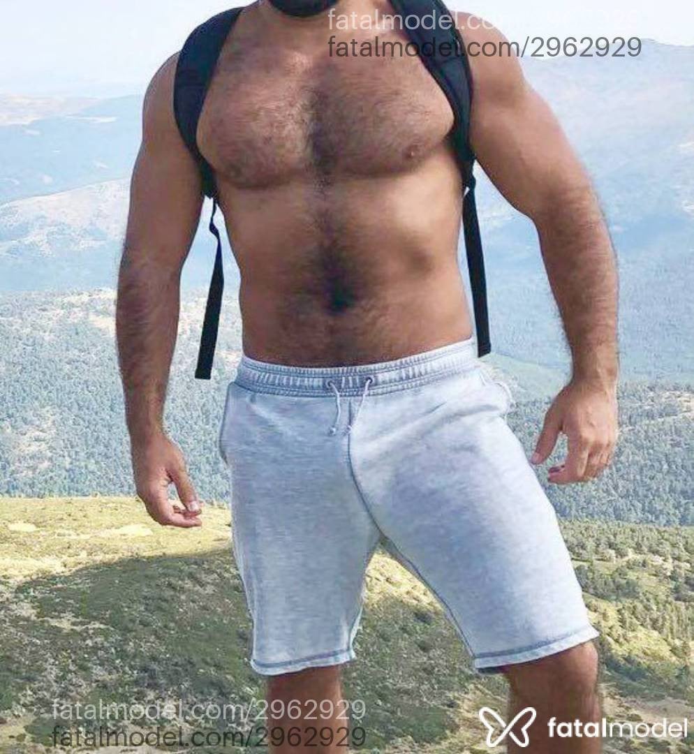 Acompanhante homem morena (o) de olhos verdes - Colmbiano