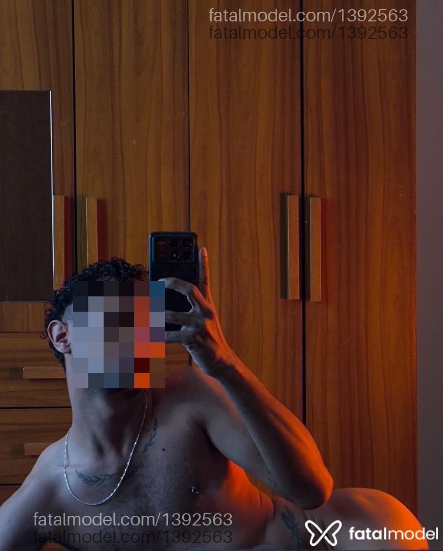 Acompanhante homem com cabelo castanho de olhos castanhos em Sete Lagoas - Passdot