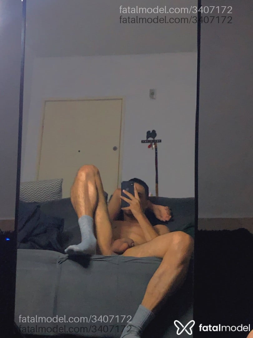 Acompanhante homem com cabelo castanho de olhos pretos em Virtual Acompanhante homem com cabelo castanho de olhos pretos em Virtual - Duzinho