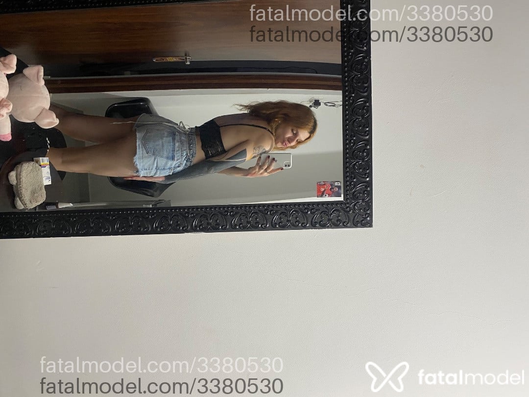 Acompanhante mulher trans ruiva (o) de olhos pretos em Maringá - Eve