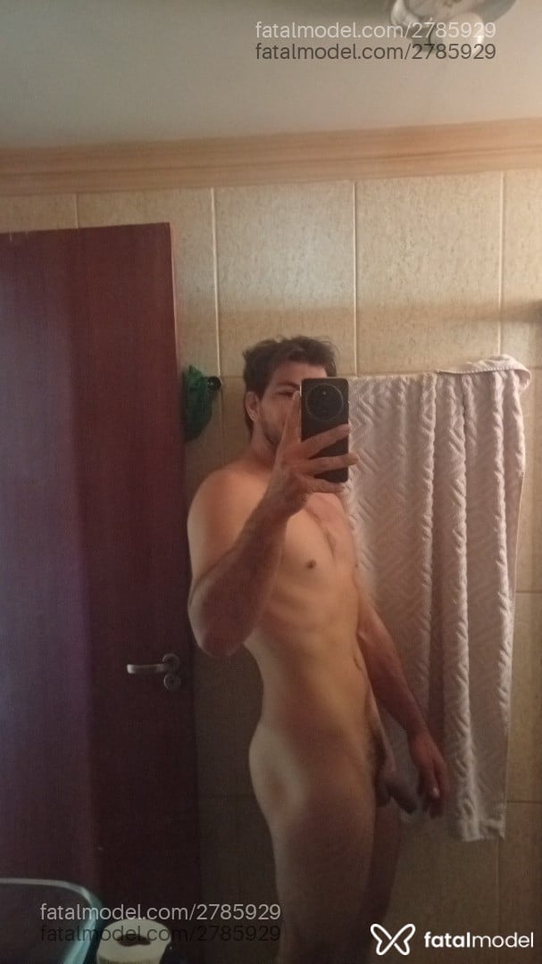 Acompanhante homem com cabelo castanho de olhos castanhos em Cuiabá - Conrado