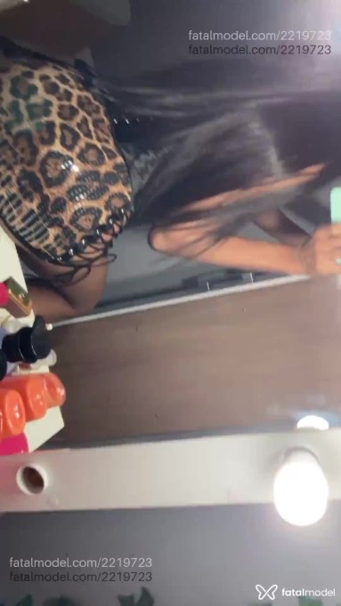 Acompanhante mulher trans com cabelo castanho de olhos castanhos em Fortaleza Acompanhante mulher trans com cabelo castanho de olhos castanhos em Fortaleza - Vanessa Goncallvez