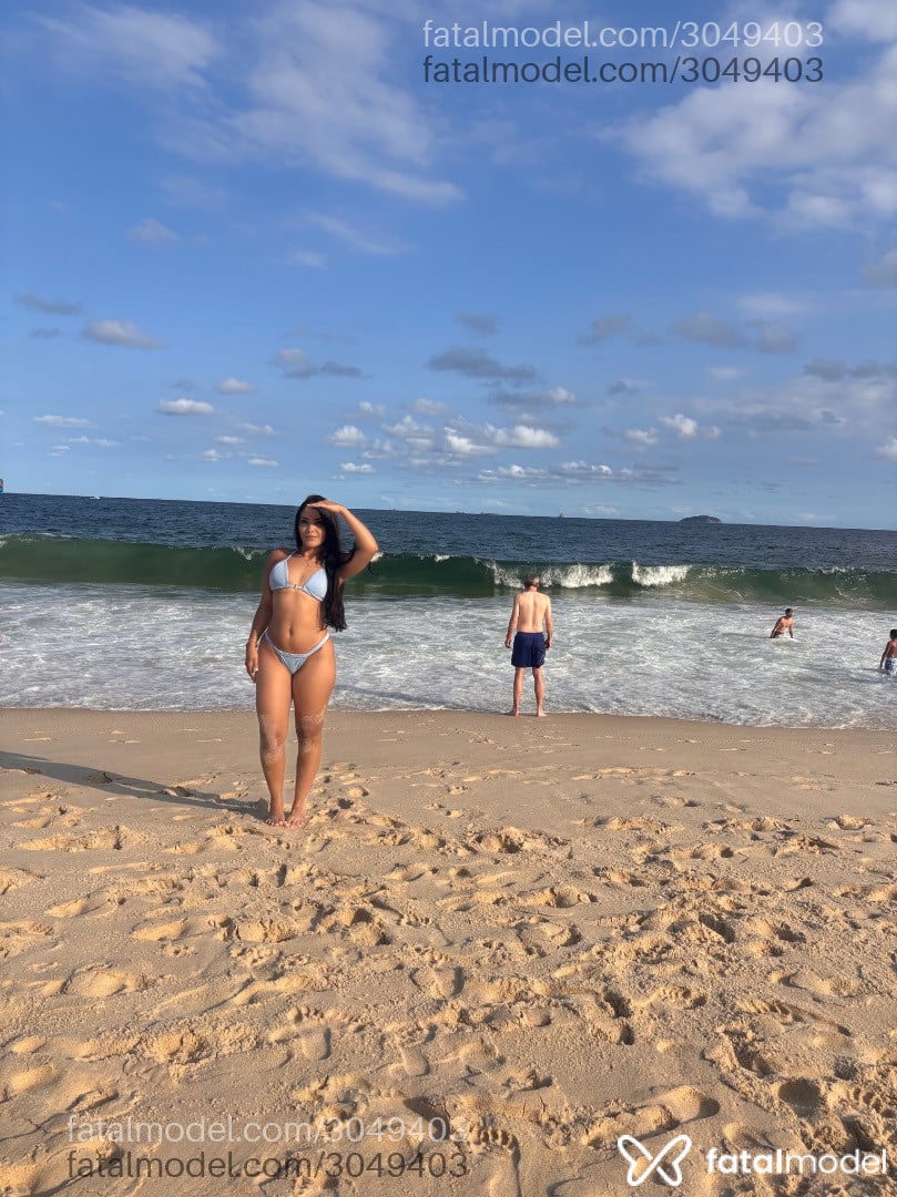 Acompanhante mulher com cabelo castanho de olhos castanhos em Campinas Acompanhante mulher com cabelo castanho de olhos castanhos em Campinas - Jullia Bellíne