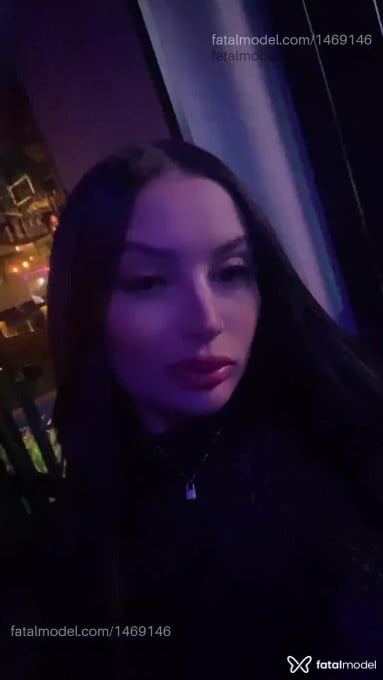 Acompanhante mulher com cabelo castanho de olhos mel - Nathi Acompanhante mulher com cabelo castanho de olhos mel - Nathi